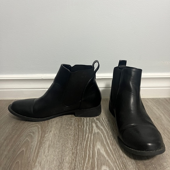 Black Boots - Size 7w - Picture 1 of 2